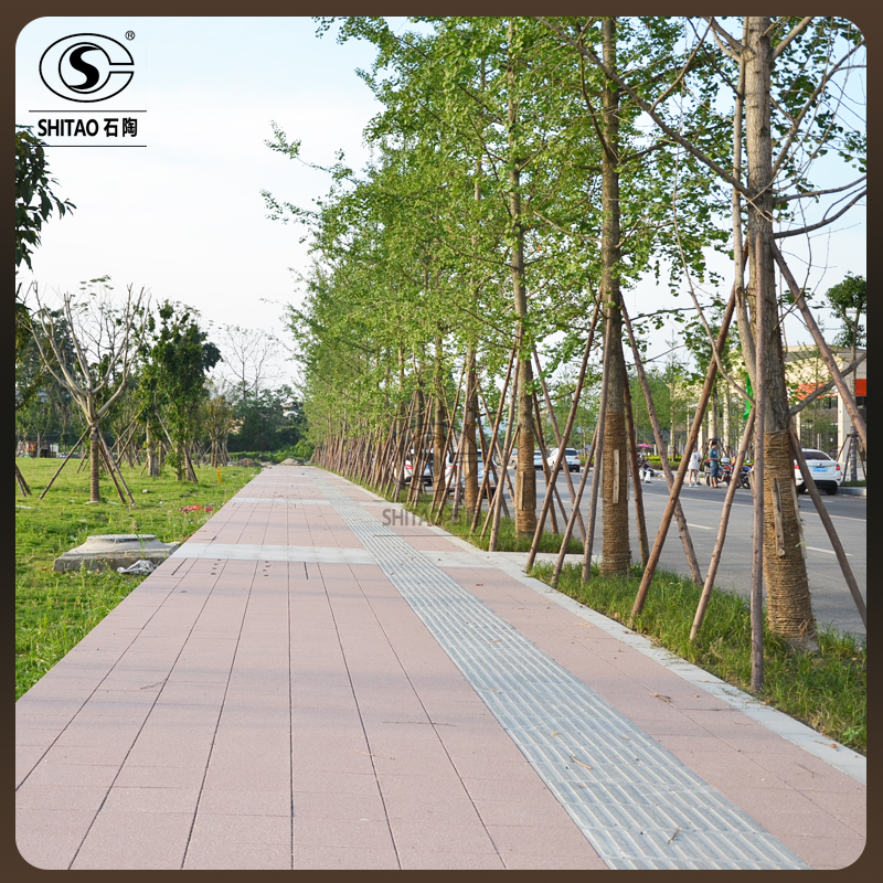 陶瓷透水砖铺设的地基软硬度